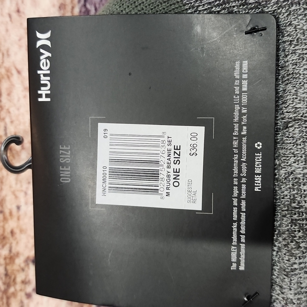 NWT Hurley 2 pack beanie set - Picture 5 of 5